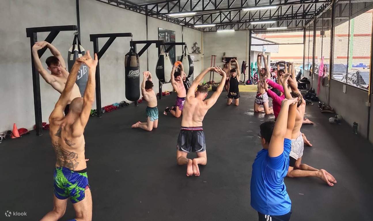 Les femmes sont également les bienvenues, car nos cours sont adaptés à un public féminin. Les cours conviennent aussi aux enfants, ce qui en fait une activité familiale amusante.